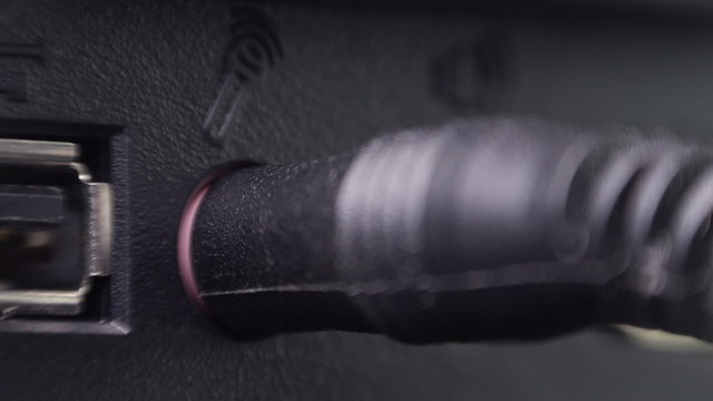 Connection of the wire microphone to the computer