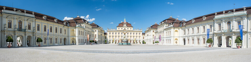 Fototapeta na wymiar Panorama Schloss Ludwigsburg