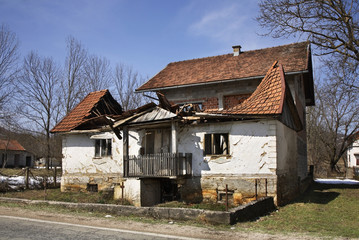 Fototapeta na wymiar Abandoned building in Licko Petrovo Selo. Croatia
