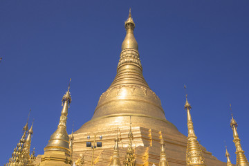 Fototapeta premium ヤンゴンのシュエダゴン・パヤー