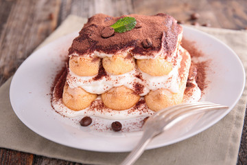 tiramisu cake