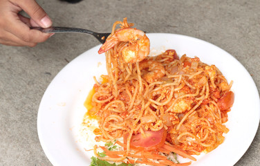 Shrimp spaghetti with sauc on dish