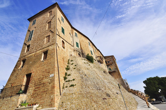 Castello Medievale di Monteroberto, Marche, Italia