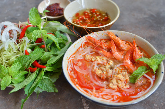 Bun rieu tom ( vermicelli and shrimp soup in vietnamese style )