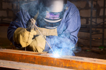 Worker weld metal