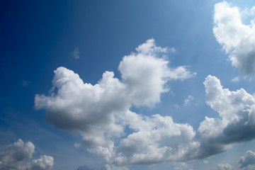 Fototapeta na wymiar White clouds in a blue sky