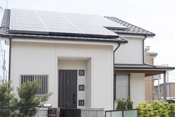 住宅　ソーラーパネル　施工例
