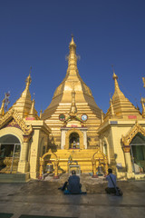 Fototapeta premium ヤンゴンのスーレー・パヤー