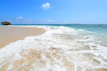 コマカ島の美しいビーチ