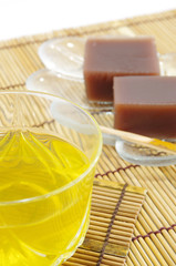 冷茶と水羊羹