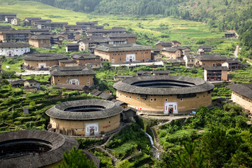 初渓村の円形集合住宅群・ 福建土楼 © san724