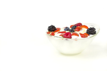 Forest fruits with yogurt and honey