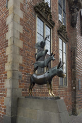 Fototapeta na wymiar The Statue of Town Musicians in Bremen