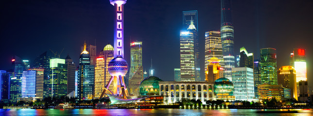 Fototapeta premium Szanghaj Pudong panorama w nocy, Chiny