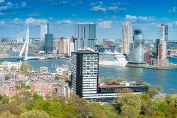 Photo sur Plexiglas Rotterdam Rotterdam, Pays-Bas. Horizon de la ville par une belle journée ensoleillée