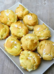 choux à la crème pâtissière,et sucre