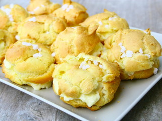 choux à la crème pâtissière,et sucre