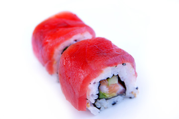 arc en ciel thon sushi