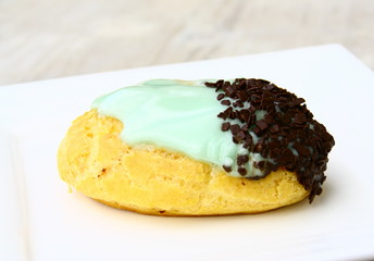 gland à la crème,glaçage sucre et chocolat