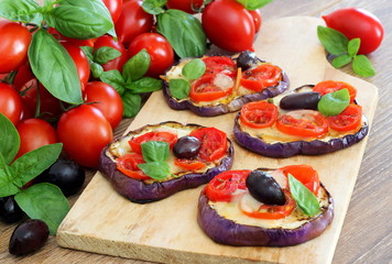 Pizzette di melanzane © schiros