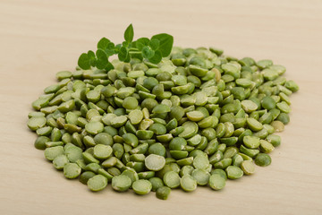 Dry green peas