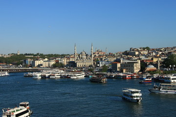 Fototapeta na wymiar istanbul cityscape and golden horn