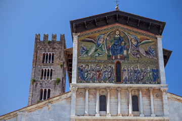  Ancient Basilica of San Frediano in Lucca (Izaly) - obrazy, fototapety, plakaty
