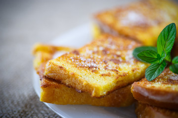 sweet toast fried egg sprinkled