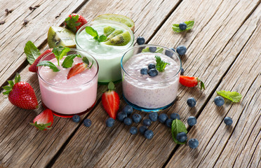 Obraz na płótnie Canvas Different berry smoothies