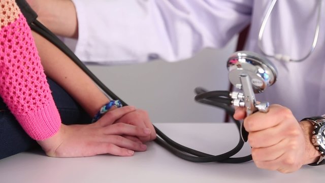 Measuring blood pressure