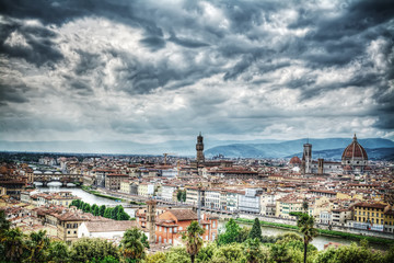 Fototapeta na wymiar Florence on a cloudy day in hdr