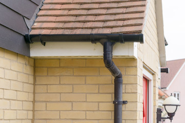 Roof Guttering horizontal view