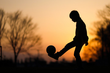 リフティング © makieni