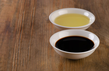 Obraz na płótnie Canvas Vinegar and oil
