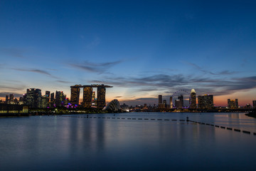 Fototapeta na wymiar evening view of Singapore