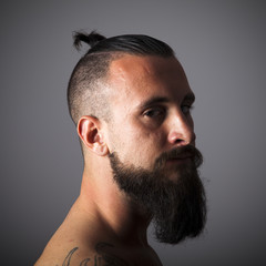 Obraz premium Primer plano de joven con estética hipster