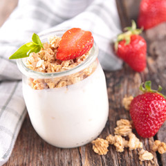 yogurt with muesli and berry