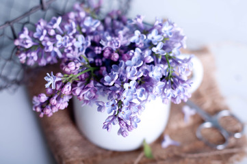 Obraz na płótnie Canvas Bouquet of purple lilac spring flowers