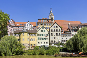 Fototapeta na wymiar Tübingen - Die historische Neckarfront zu Tübingen, Deutschland.
