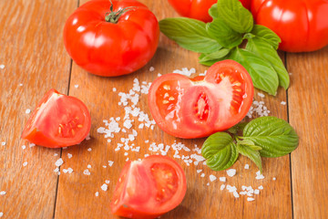 Fresh tomatoes with salt