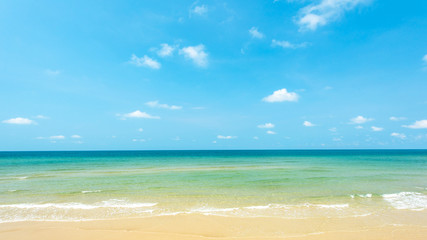 Fototapeta na wymiar Beautiful beach at Koh Chang island ,Thailand