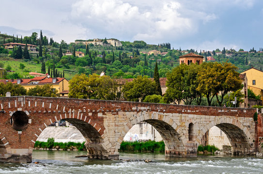 Verona (Italy), Ponte Pietra