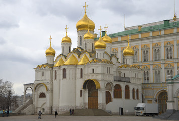 Благовещенский собор облачным весенним днем. Московский кремль
