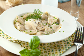  Teigtaschen gefühlt mit fleisch 