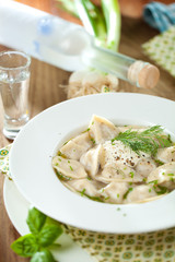 Teigtaschen gefühlt mit fleisch 