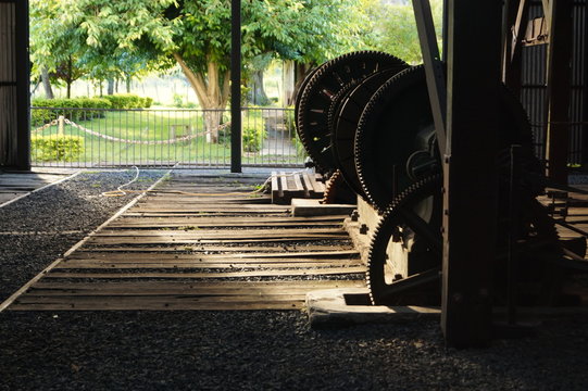 Taller de reparaci&oacute;n de trenes antiguos en Asunci&oacute;n del Paraguay