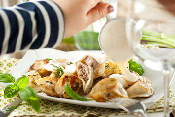  Teigtaschen gefühlt mit fleisch 