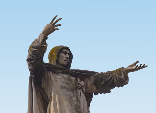 Statue des Savonarola von Enrico Pazzi in Ferrara / Italien