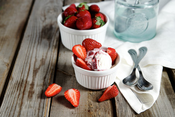 Ice cream with strawberries