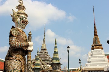 Fototapeta premium Tempelwächter am Wat Phra Kaeo